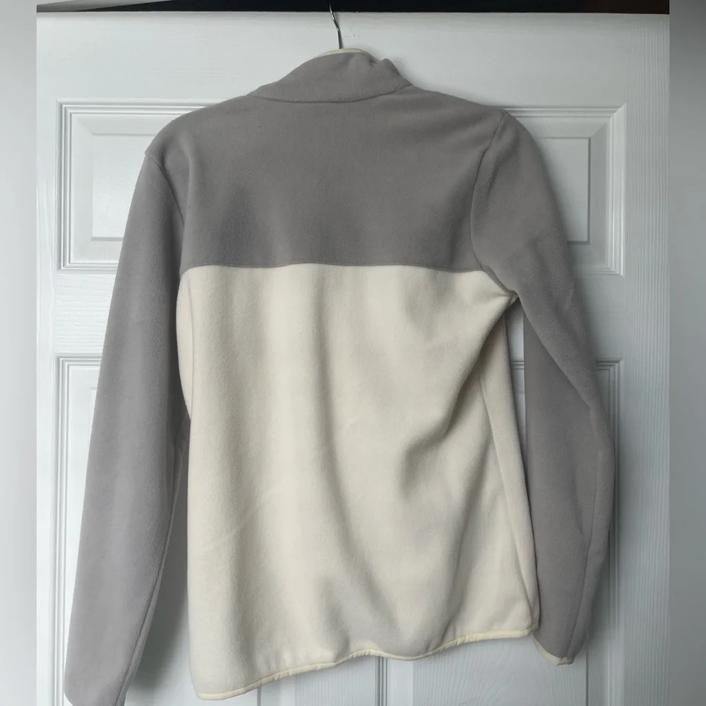 NWOT- Colombia pull over - Picture 2 of 2